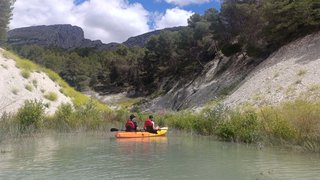 Kayak en el embalse de Guadalest